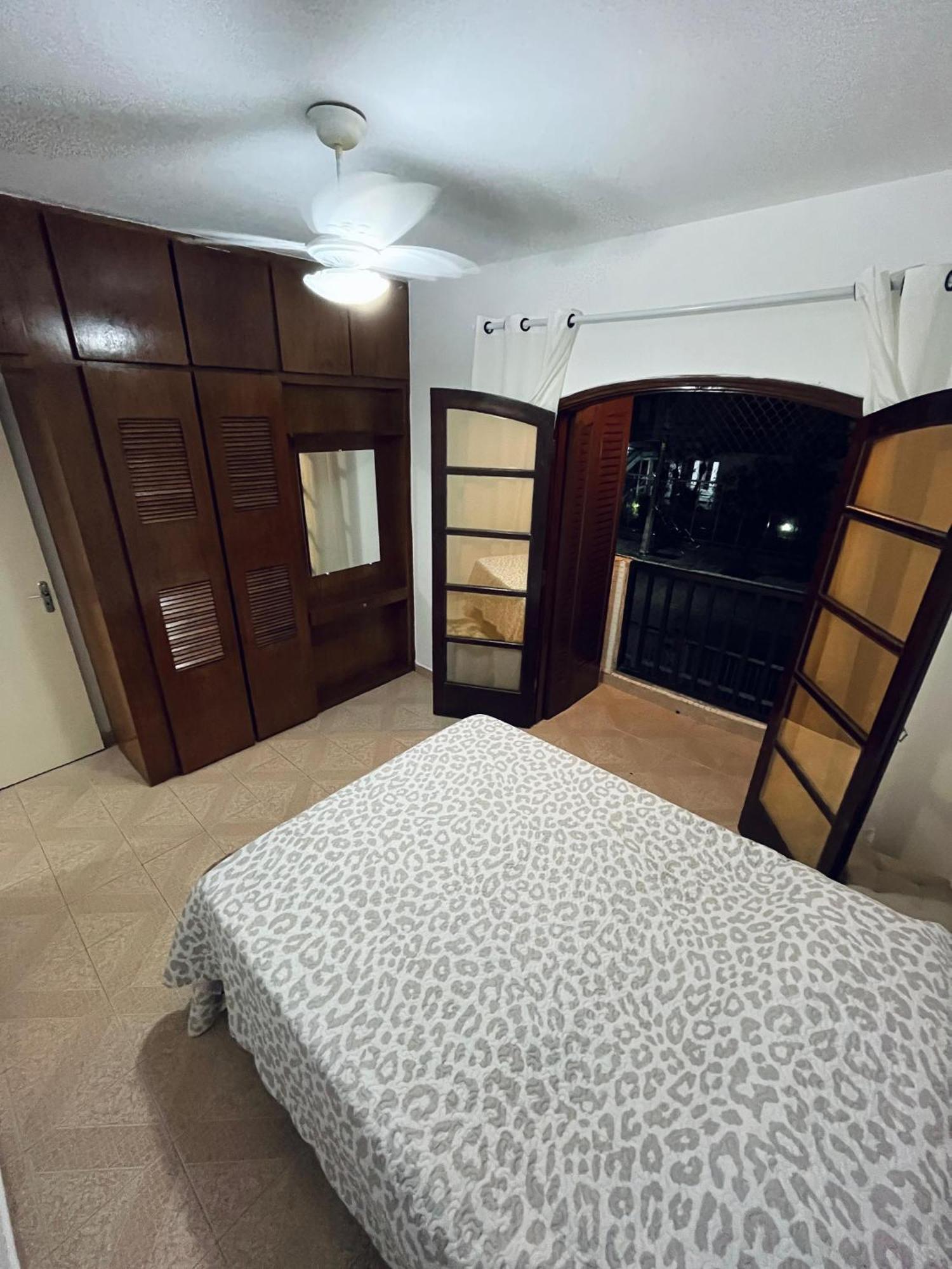 Apartamento Charmoso A 400Mts Da Praia Da Enseada 과루자 외부 사진