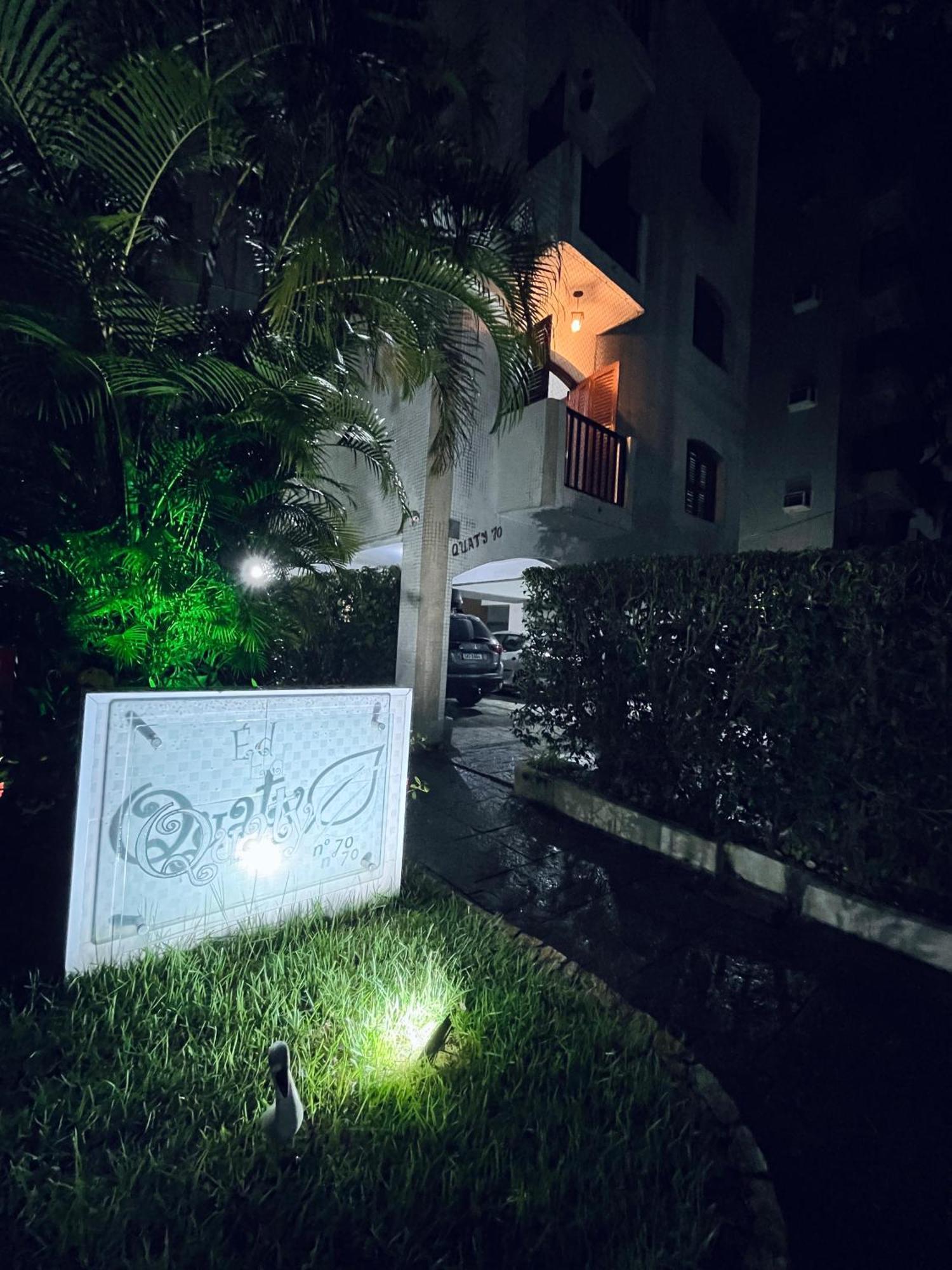 Apartamento Charmoso A 400Mts Da Praia Da Enseada 과루자 외부 사진